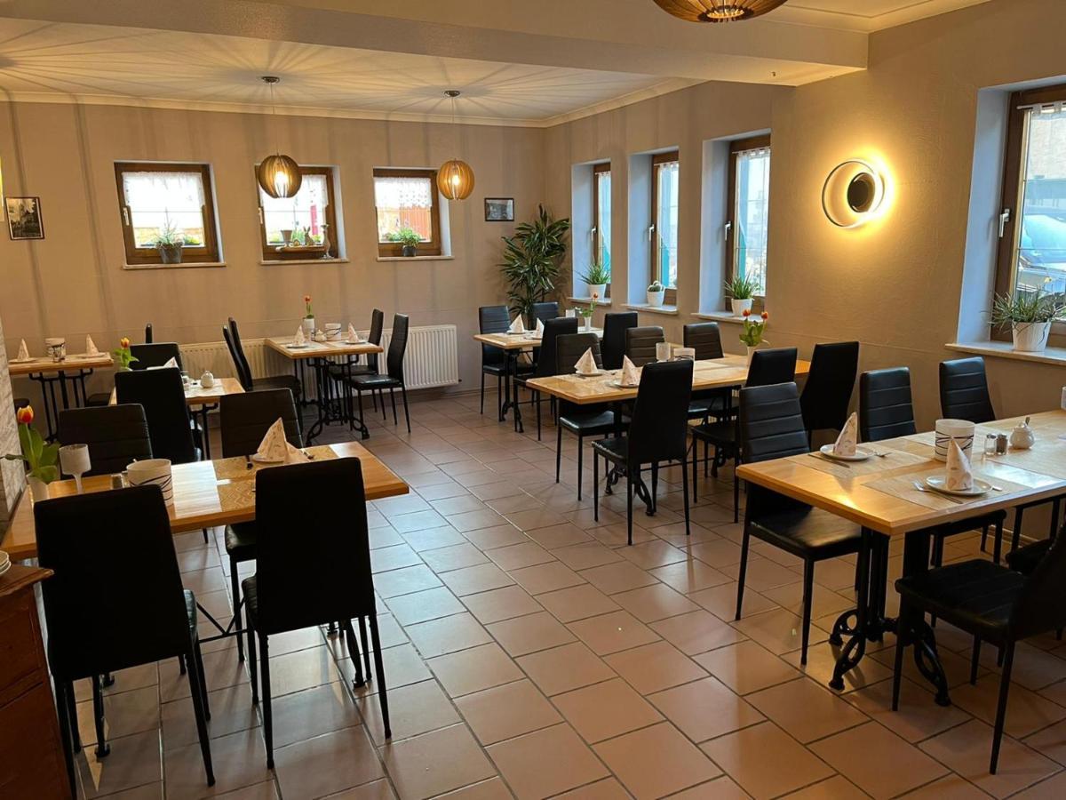 祖姆芮伯斯道克伽尼酒店 萨勒河畔瑙姆堡 外观 照片