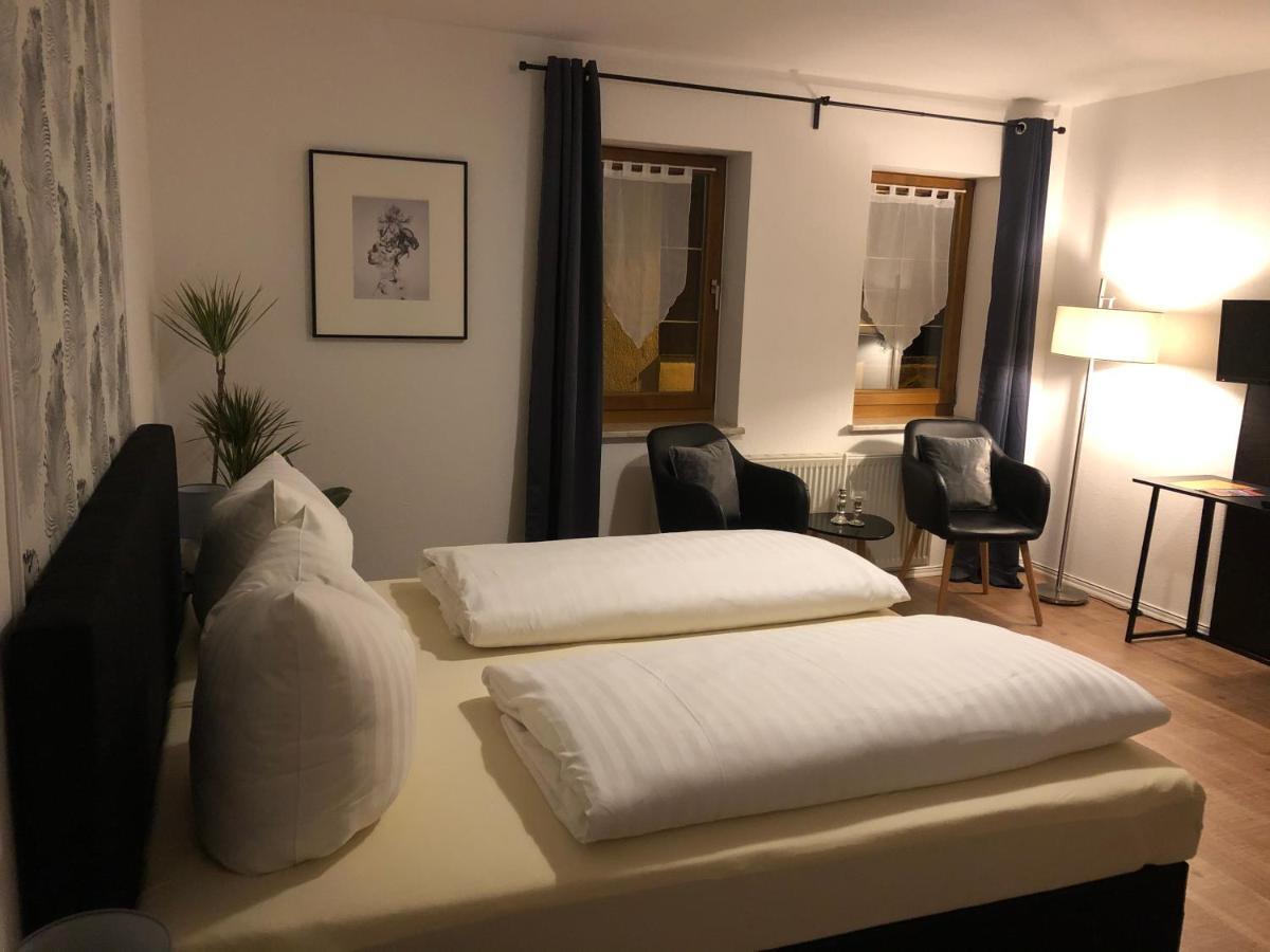 祖姆芮伯斯道克伽尼酒店 萨勒河畔瑙姆堡 外观 照片